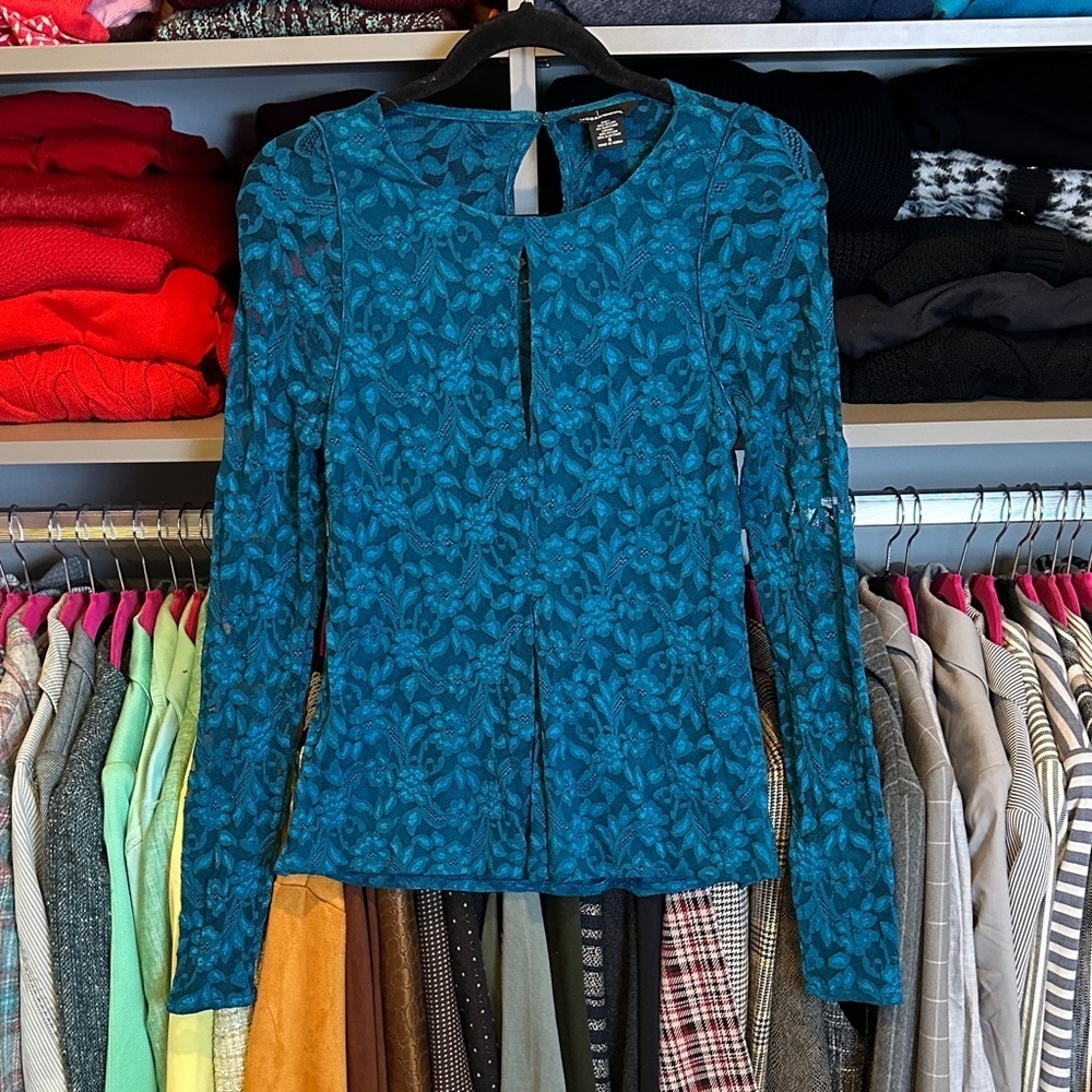 Moda International teal long sleeve front cut out lined lace top size S
